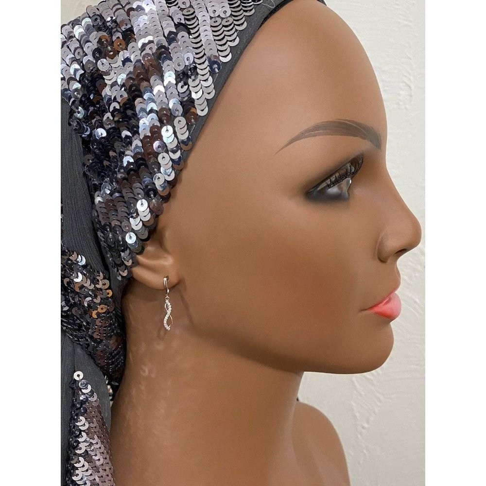 10KT Diamond Drop Earrings. Never worn - Picture 9 of 9